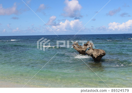 Heart Rock Heart Rock 沖繩縣今歸仁村 Kouri Island Tine Beach Heart Rock Heart Rock 沖繩縣今歸仁村 Kouri Island Tine Beach 89324579