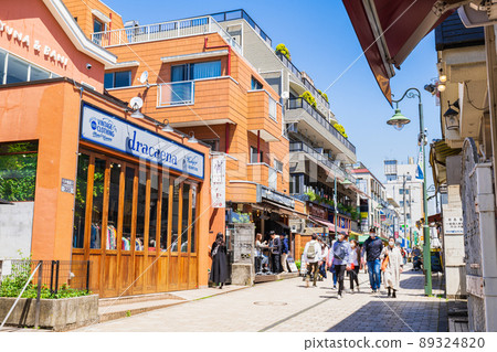 Nanaibashi Dori, where Kichijoji used clothing stores are lined up 89324820