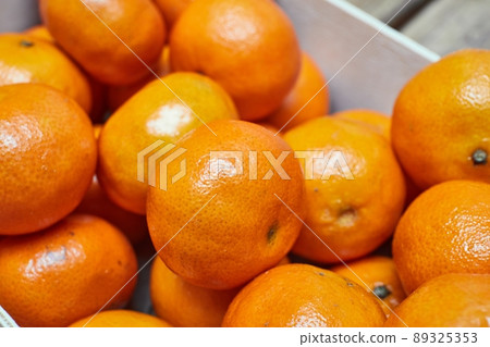 Tangerines in a box Tangerines in a box 89325353