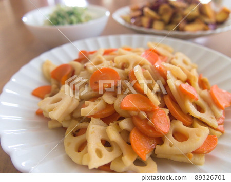 蓮藕用胡蘿蔔 89326701