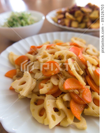 蓮藕用胡蘿蔔 89326703