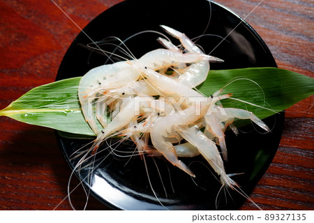 彩繪碗上的富山白蝦 彩繪碗上的富山白蝦 89327135