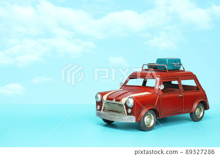 Blue sky, camper and copy space 89327286