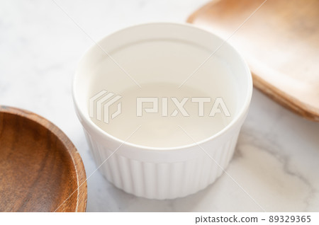 White cocotte dish White cocotte dish 89329365
