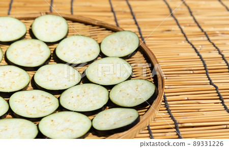 曬乾茄子，增加營養價值的茄子乾，茄子乾，蔬菜乾 89331226