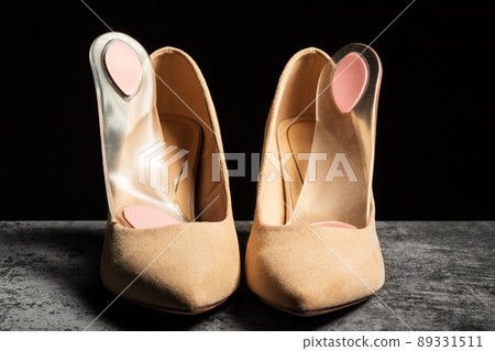 Soft orthopedic silicone insoles prepared for women's dress shoes with high heels 89331511