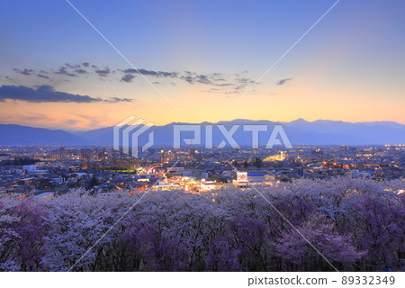Cherry blossoms at Koboyama Kofun, Nagano Prefecture Sunset Cherry blossoms at Koboyama Kofun, Nagano Prefecture Sunset 89332349
