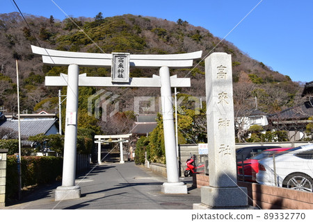 神奈川縣大磯町高久神社(駒神社),沿國道1號鳥居和藍天 神奈川縣大磯町高久神社(駒神社),沿國道1號鳥居和藍天 89332770