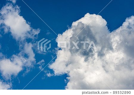 Beautiful Cumulus Clouds on Clear Blue Sky - Photography Full Frame Beautiful Cumulus Clouds on Clear Blue Sky - Photography Full Frame 89332890