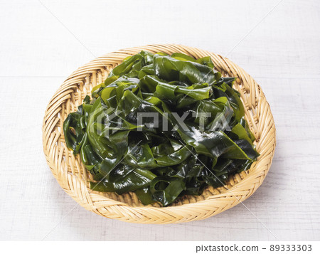Raw seaweed 89333303