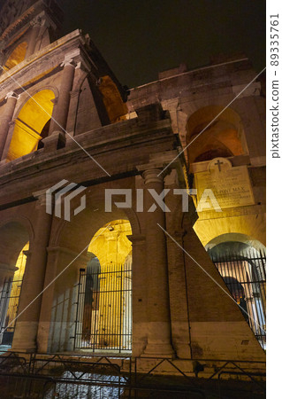 Rome Colosseum night view Rome Colosseum night view 89335761