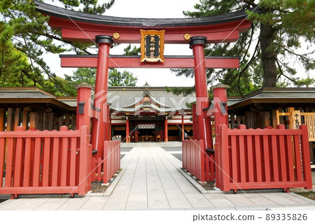 [敦賀市、氣比神宮內鳥居和海殿] 89335826