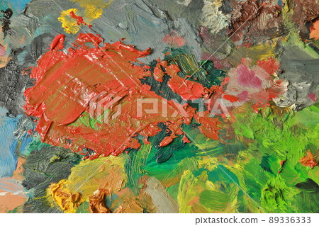 Oil paint on the pallet 89336333