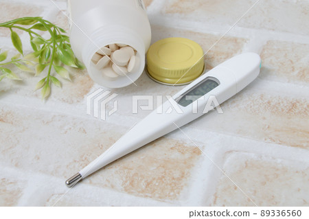 Thermometer, measurement, medical, medical equipment, health, fever, cold, illness, medical care, health management, health, healthcare, body temperature 89336560