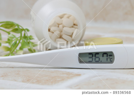 Thermometer, measurement, medical, medical equipment, health, fever, cold, illness, medical care, health management, health, healthcare, body temperature 89336568