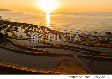 石川縣能登白米千舞田夕陽 89338487