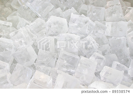 Icemaker's ice 89338574