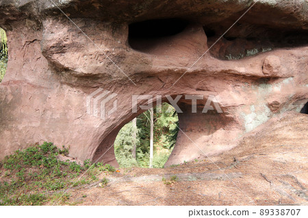 Devilish rocks - bizarre rock formation 89338707