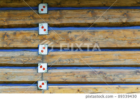 Old wooden houses in village Osturna, Spiska magura region, Slovakia 89339430