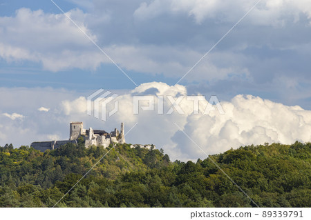 Ruins of Cachtice castle, residence of Elisabeth Bathory, Slovakia 89339791