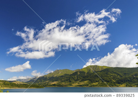 Lago di Campotosto in National Park Gran Sasso e Monti della Laga, Abruzzo region, Italy Lago di Campotosto in National Park Gran Sasso e Monti della Laga, Abruzzo region, Italy 89339825