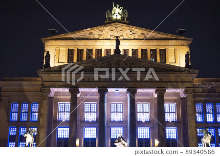 Berlin Concert Hall at Gendarmenmarkt - amazing view at night Berlin Concert Hall at Gendarmenmarkt - amazing view at night 89340586