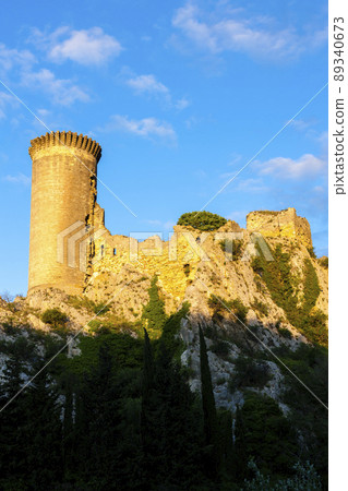 Chateau de l Hers near Chateauneuf-du-Pape 89340673