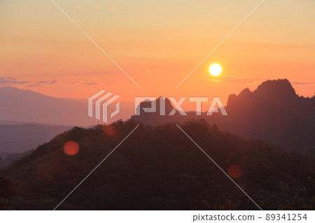 朝日超越群馬縣妙義山 朝日超越群馬縣妙義山 89341254