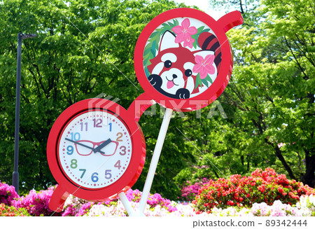 Glasses decorations Glasses monuments Glasses decorations Glasses monuments 89342444