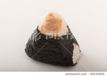 三文魚飯糰 89343600