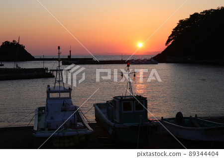 西伊豆町的夕陽 89344404