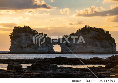 Evening view of Engetsu Island, Shirahama Town Evening view of Engetsu Island, Shirahama Town 89346195