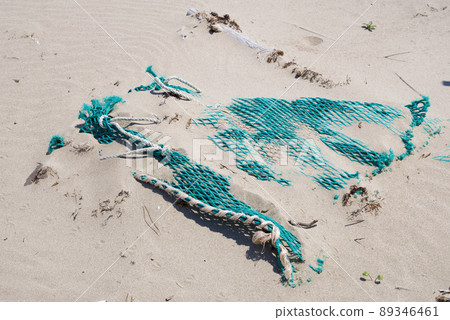 Marine debris that has washed away 89346461