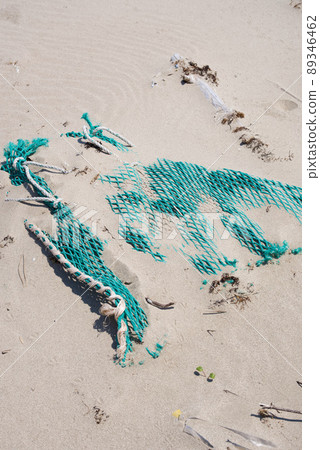 Marine debris that has washed away 89346462