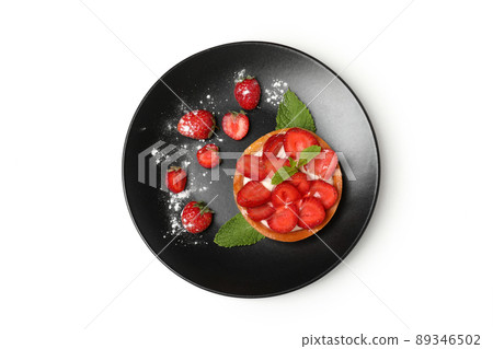 Plate with strawberry tart isolated on white background 89346502