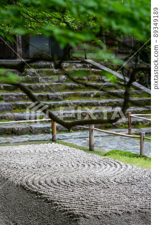 法輪院、白沙床和初夏的藍楓葉 法輪院、白沙床和初夏的藍楓葉 89349189