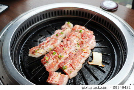 Korean restaurant Samgyeopsal (grilled pork rose) Korean restaurant Samgyeopsal (grilled pork rose) 89349421