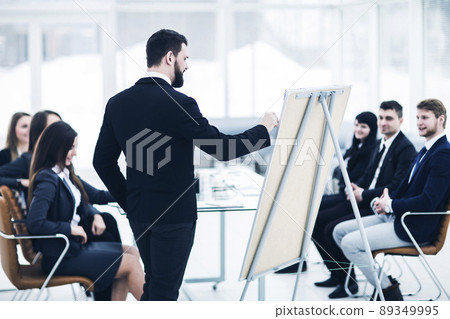 copywriter the company makes the presentation of a new advertising project for members of the business team copywriter the company makes the presentation of a new advertising project for members of the business team 89349995