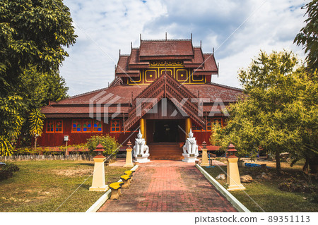 Wat Nantaram in Phayao, Thailand Wat Nantaram in Phayao, Thailand 89351113