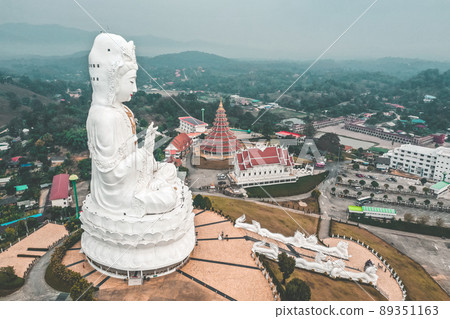 White Buddha Wat Huay Pla Kang temple, Chiang Rai, Thailand White Buddha Wat Huay Pla Kang temple, Chiang Rai, Thailand 89351163