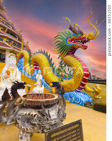White Buddha Wat Huay Pla Kang temple, Chiang Rai, Thailand 89351505
