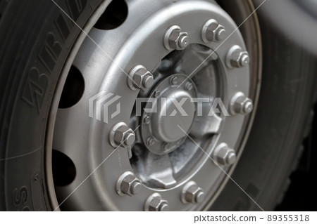 卡車車輪圖像 89355318