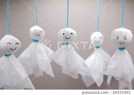 Teru teru bozu and gray background Teru teru bozu and gray background 89355891