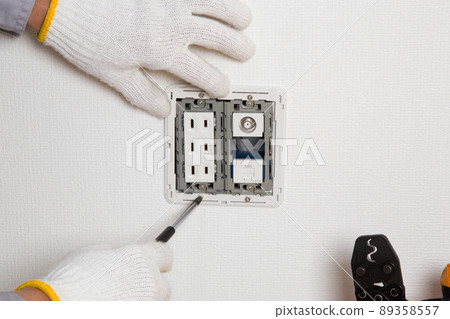 Multimedia outlet (power outlet TV terminal LAN) construction 89358557
