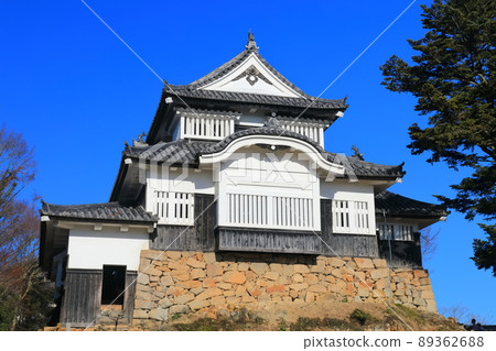 [岡山縣]碧山松山城在晴朗的天空下 89362688