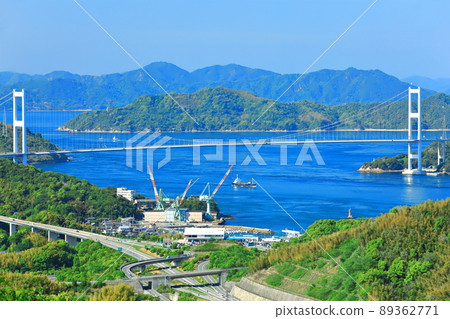 [愛媛縣]晴空下的來島海峽大橋（島波海道） 89362771