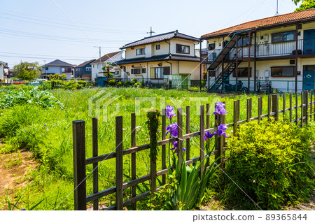 住宅區的空地 住宅區的空地 89365844