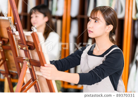 Young people studying art Young people studying art 89370331