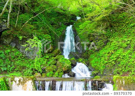 下谷瀑布，春天在德山的下谷大瀑布 89370370