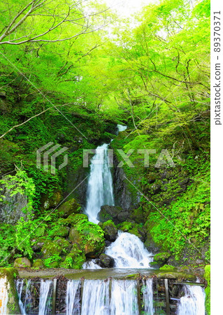 下谷瀑布，春天在德山的下谷大瀑布 89370371